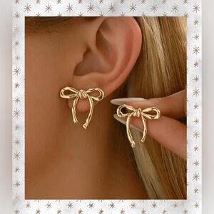 🎀🆕🎀Elegant Gold Bow Earrings